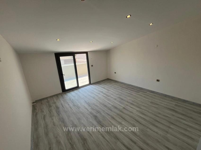 3+1-Zimmer Villa Zu verkaufen in Gümüldür İnönü Bz. Menderes Gümüldür - 200 m²