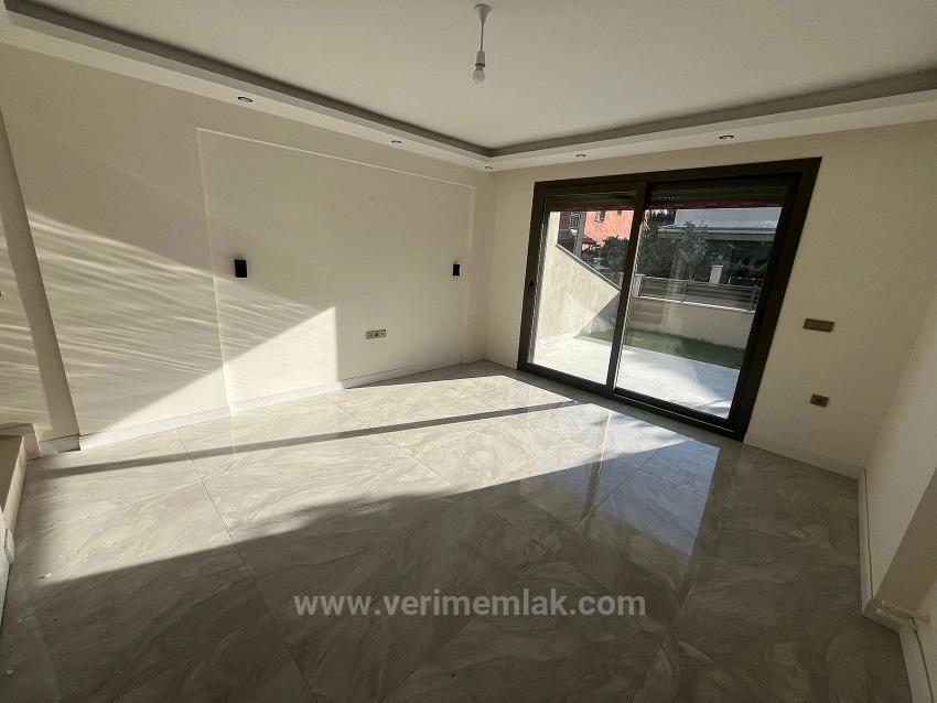 3+1 Villa Zum Verkauf In Izmir Menderes Gümüldür, Nah Am Meer