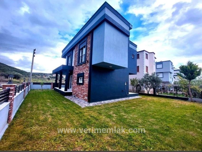 3+1-Zimmer Villa Zu verkaufen in Cumhuriyet Bz. Seferihisar Doğanbey - 300 m²