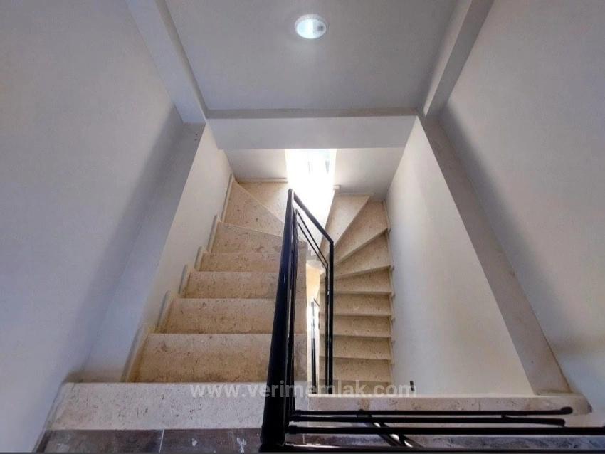 Eine Freistehende 3+1-Zimmer-Villa Auf Einem 300 M² Großen Grundstück In Doğanbey, Seferihisar, Steht Zum Verkauf.