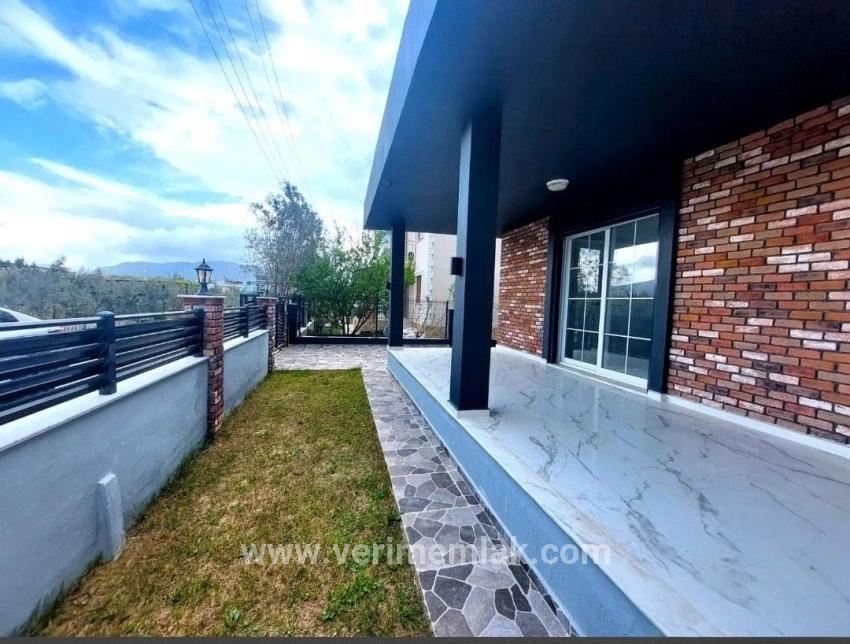 3+1-Zimmer Villa Zu verkaufen in Cumhuriyet Bz. Seferihisar Doğanbey - 300 m²