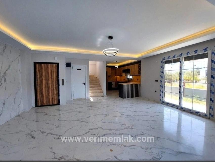 3+1-Zimmer Villa Zu verkaufen in Cumhuriyet Bz. Seferihisar Doğanbey - 300 m²