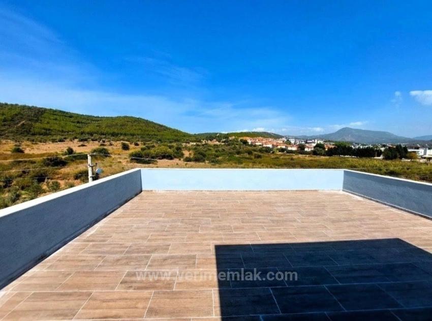 Eine Freistehende 3+1-Zimmer-Villa Auf Einem 300 M² Großen Grundstück In Doğanbey, Seferihisar, Steht Zum Verkauf.