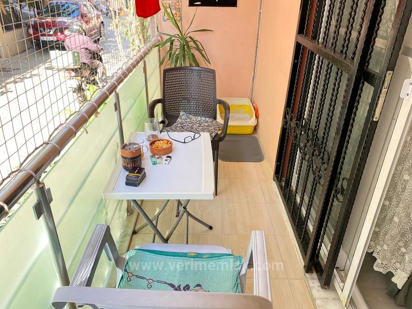 2+1-Zimmer-Wohnung Zum Verkauf In Seferihisar Ürkmez, Erdgeschoss, 150 M Vom Meer Entfernt