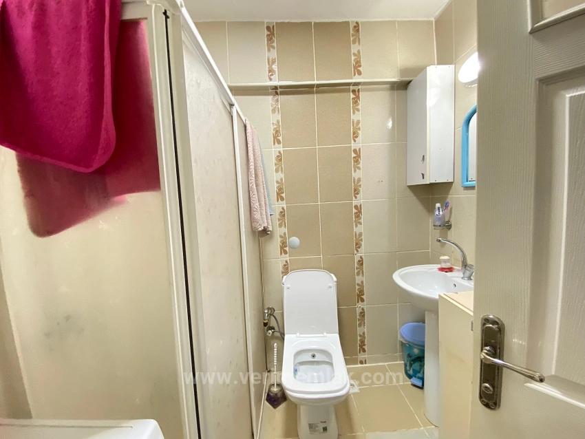 2+1-Zimmer-Wohnung Zum Verkauf In Seferihisar Ürkmez, Erdgeschoss, 150 M Vom Meer Entfernt