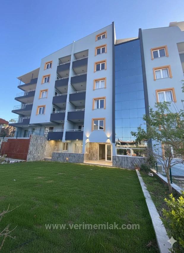 1+1-Apartments Zum Verkauf In Ürkmez, 50 M Vom Meer Entfernt, In Zentraler Lage