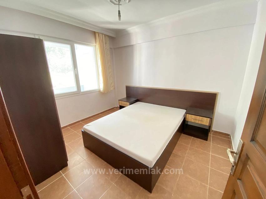 1+1-Apartments Zum Verkauf In Ürkmez, 50 M Vom Meer Entfernt, In Zentraler Lage