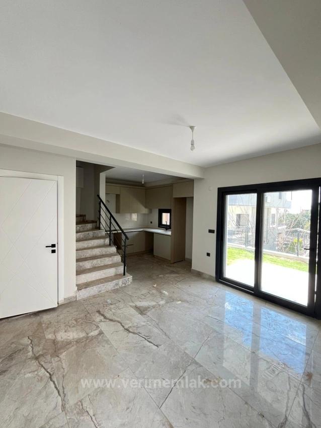 3+1 Villa Zum Verkauf In Özdere Ortamahalle, Ganz In Der Nähe Des Meeres