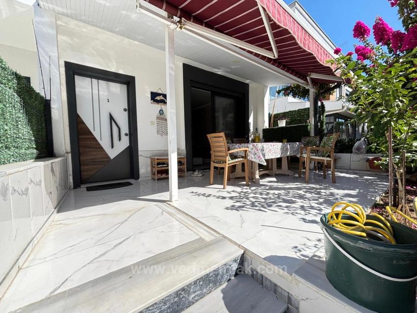 3+1 Villa Mit Eigentumswohnung Zum Verkauf Im Doğanbey Center