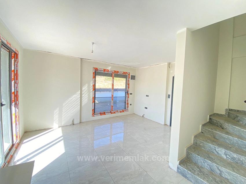 Luftige 3+1 Villa Zum Verkauf In Ürkmez, In Strandnähe