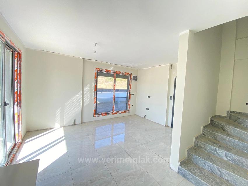 Luftige 3+1 Villa Zum Verkauf In Ürkmez, In Strandnähe