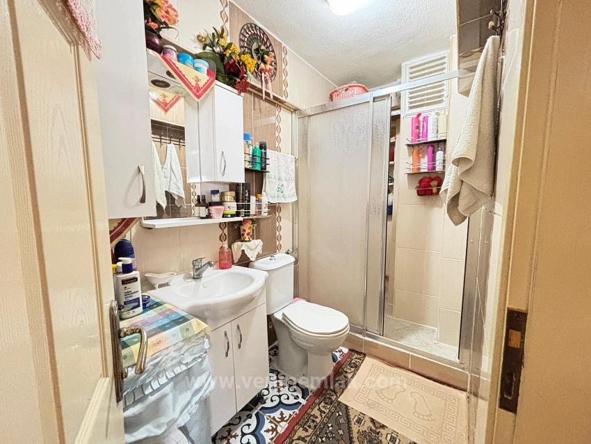 Geräumige 2+1-Wohnung Zum Verkauf In Ürkmez, 200 M Vom Strand Entfernt