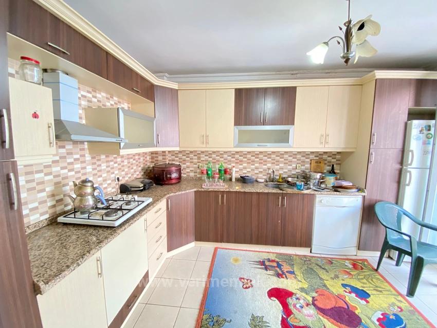 2+1-Zimmer-Wohnung Zum Verkauf In Seferihisar, Mersin, 100 Meter Vom Meer Entfernt.