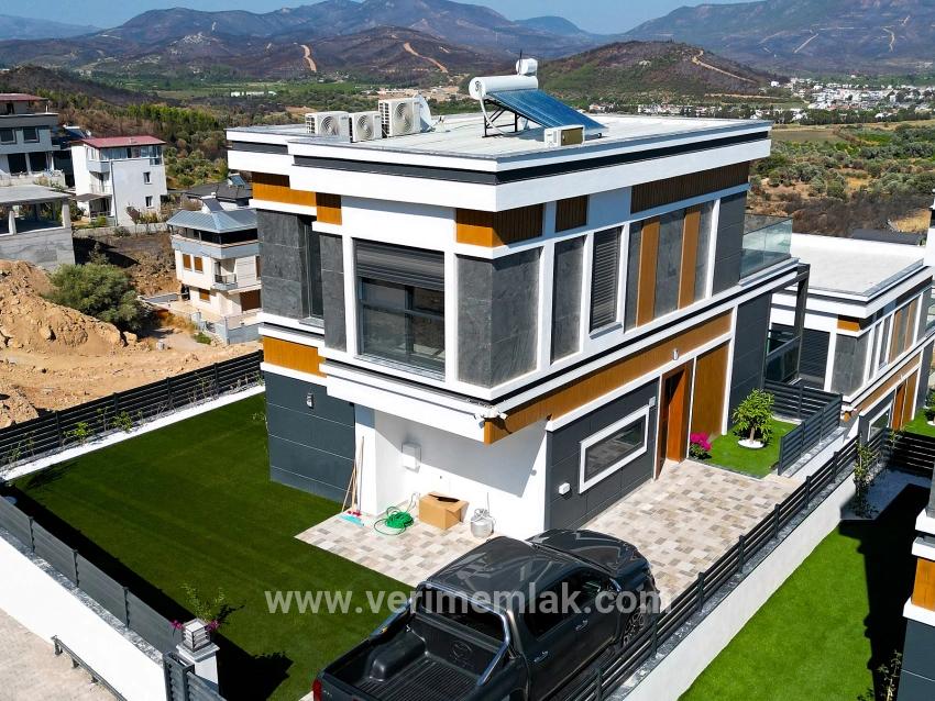 3+1-Zimmer Villa Zu verkaufen in Atatürk Bz. Seferihisar Doğanbey - 300 m²