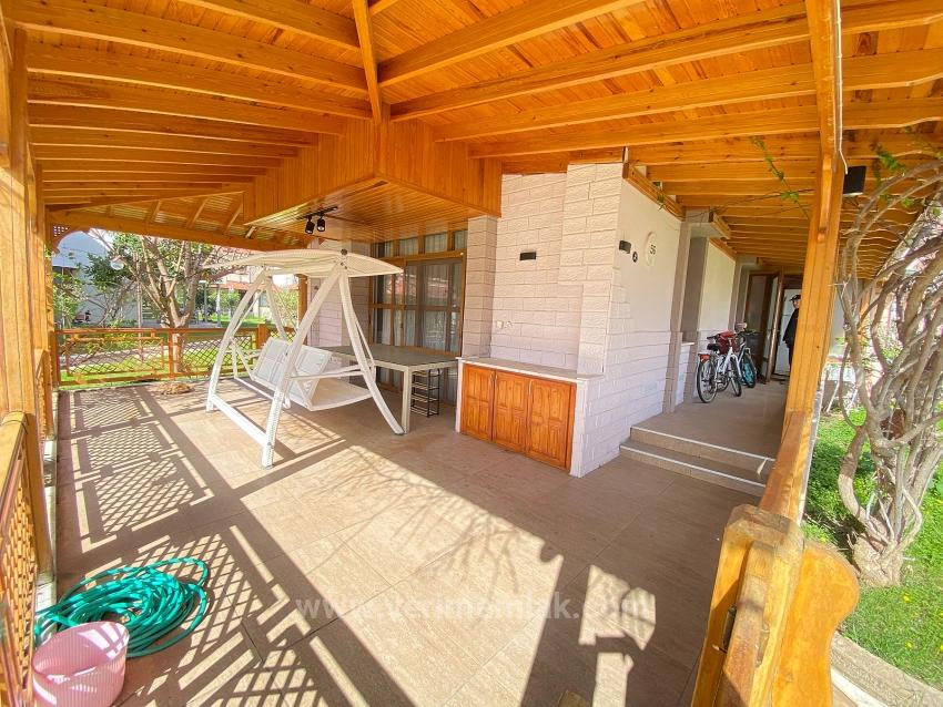 Freistehende, Komfortable 3+1-Zimmer-Villa Mit Pool Und Sicherheitssystem In Seferihisar Erdem Tur Site Zu Verkaufen.