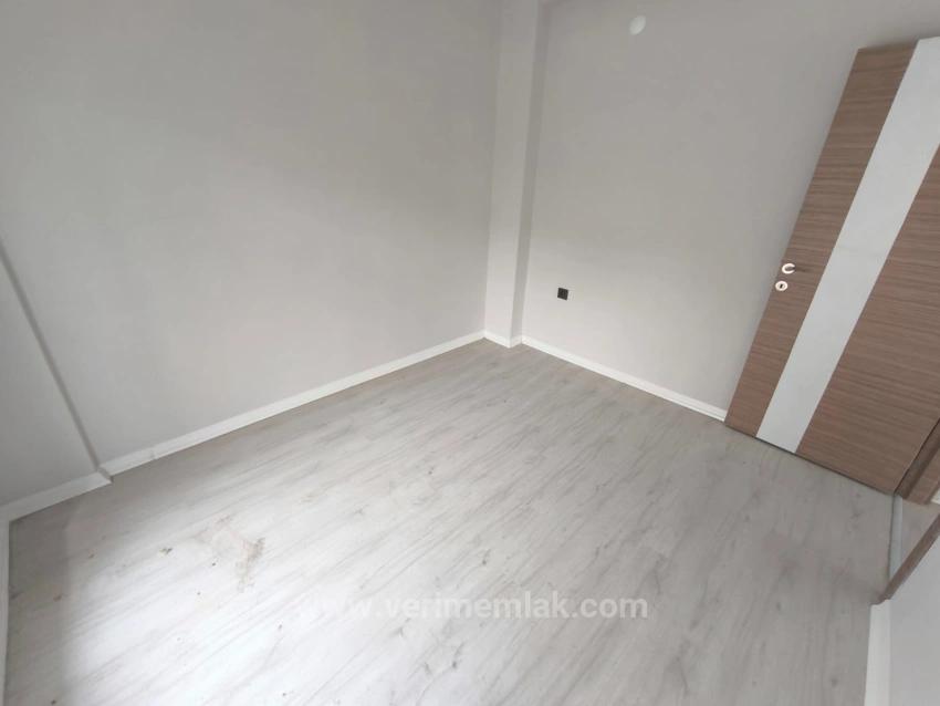 Wohnung Zum Verkauf Im Bezirk Menderes Fevzi Çakmak, Wo Blau Und Grün Aufeinandertreffen!