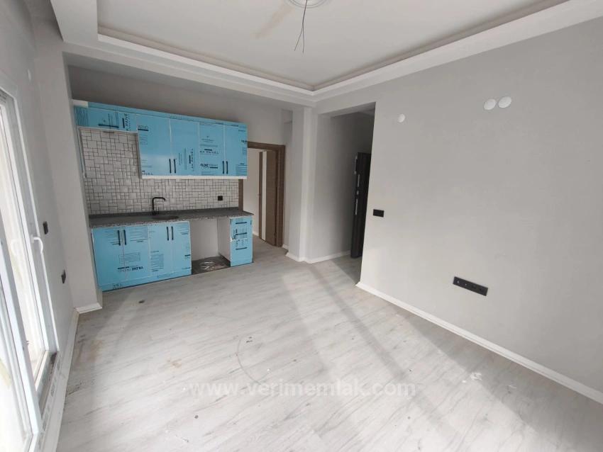 Wohnung Zum Verkauf Im Bezirk Menderes Fevzi Çakmak, Wo Blau Und Grün Aufeinandertreffen!