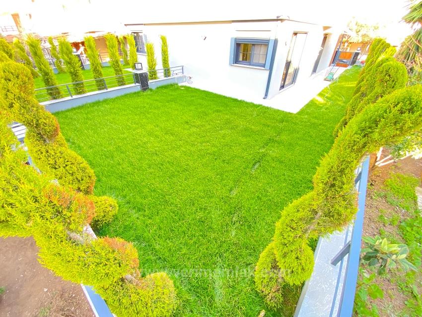 Luxuriöse 3+1-Zimmer-Villa Zum Verkauf In Seferihisar, Region Mersin, Direkt Am Meer, Mit Smart-Home-Systemen!