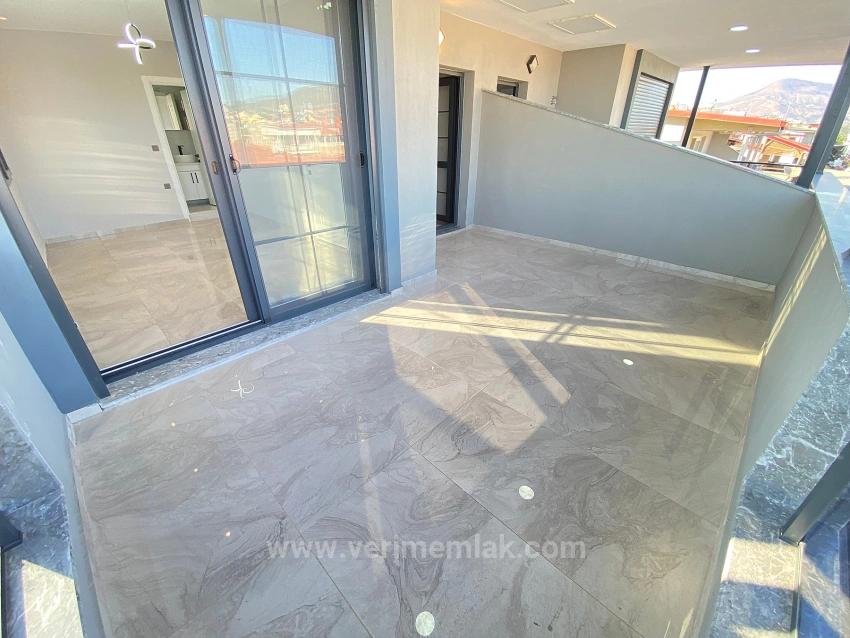 Luxuriöse 3+1-Zimmer-Villa Zum Verkauf In Seferihisar, Region Mersin, Direkt Am Meer, Mit Smart-Home-Systemen!