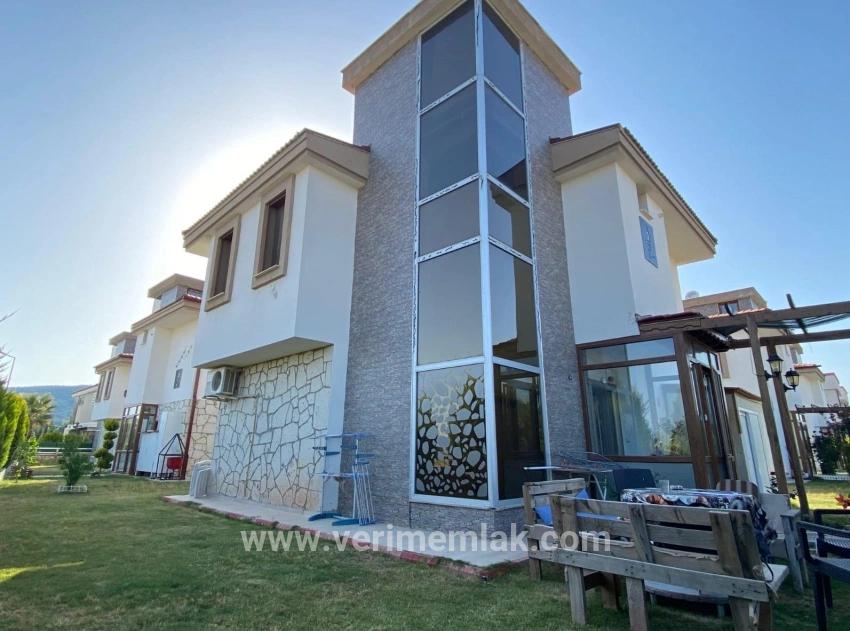 3+1-Zimmer Villa Zu verkaufen in Cumhuriyet Bz. Seferihisar Doğanbey - 160 m²