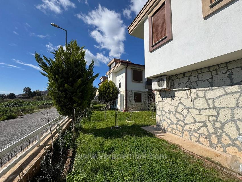 3+1-Zimmer Villa Zu verkaufen in Cumhuriyet Bz. Seferihisar Doğanbey - 160 m²