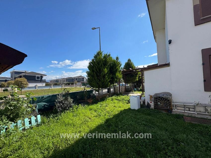 3+1-Zimmer Villa Zu verkaufen in Cumhuriyet Bz. Seferihisar Doğanbey - 160 m²