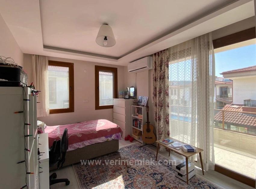 Luxuriöse 3+1-Zimmer-Villa In Einer Bewachten Wohnanlage Mit Swimmingpool, In Meeresnähe, Im Stadtteil Cumhuriyet, Seferihisar!