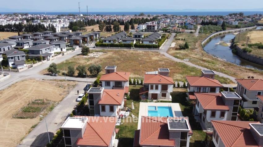 3+1-Zimmer Villa Zu verkaufen in Cumhuriyet Bz. Seferihisar Doğanbey - 160 m²