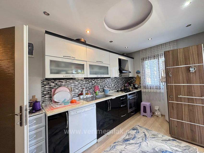 *Seferihisar Cumhuriyet - Freistehendes Sommerhaus (2+1 Zimmer) Mit Garten Zu Verkaufen - 750 M Vom Meer Entfernt