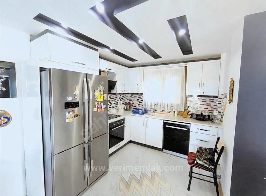 Luxuriöse 3+1-Zimmer-Villa Mit Pool, 850 M Vom Meer Entfernt, In Seferihisar Cumhuriyet, Ohne Zusätzliche Kosten.