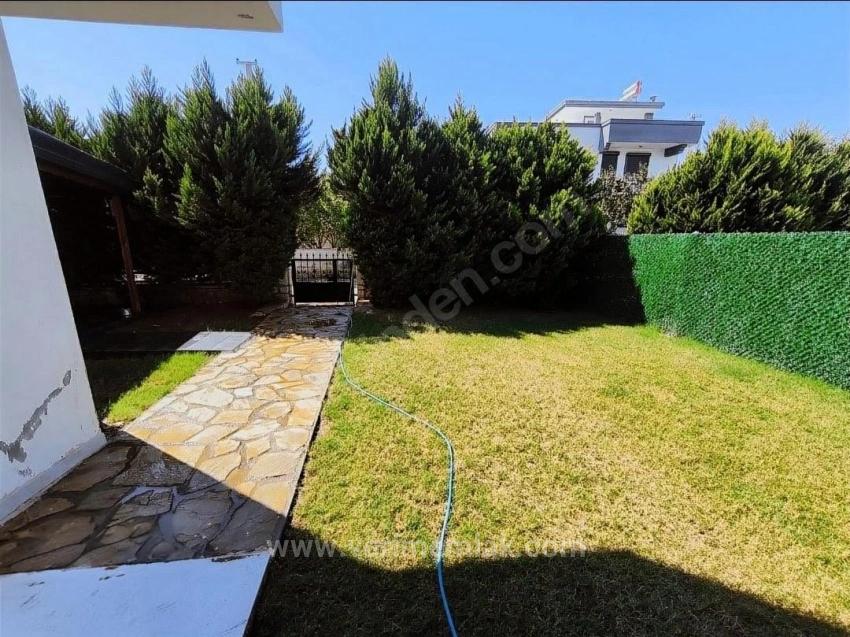 Luxuriöse 3+1-Zimmer-Villa Mit Pool, 850 M Vom Meer Entfernt, In Seferihisar Cumhuriyet, Ohne Zusätzliche Kosten.