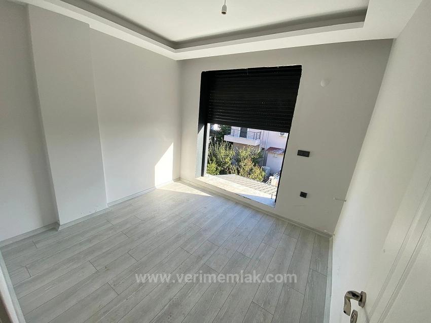 Eigentumsurkunde Für Eine Eigentumswohnung, In Meeresnähe, 3+1-Zimmer-Villa Mit Garten In Seferihisar Cumhuriyet