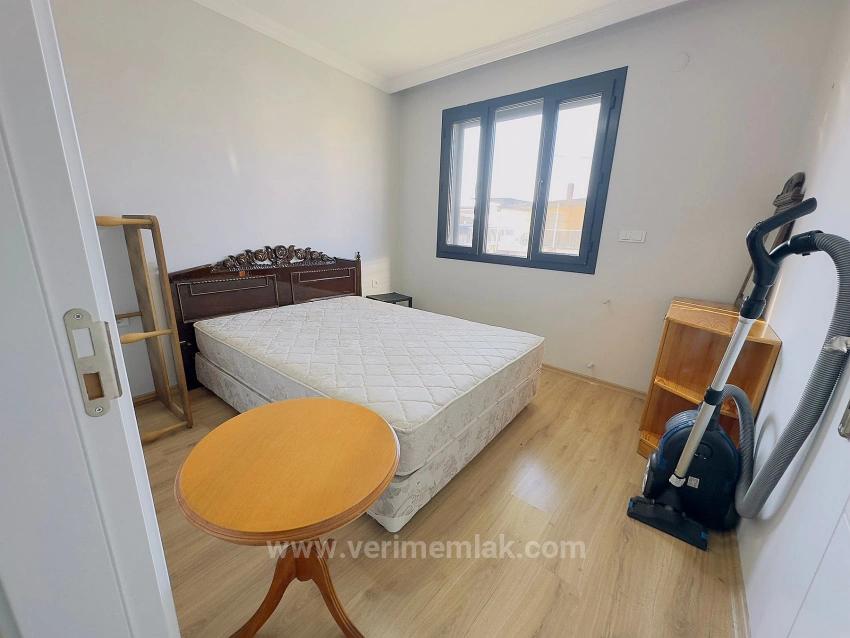 2+1-Zimmer-Wohnung In Seferihisar Mersinalanı Zu Verkaufen, In Meeresnähe, Erdgeschoss Mit Garten