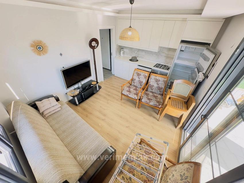 2+1-Zimmer-Wohnung In Seferihisar Mersinalanı Zu Verkaufen, In Meeresnähe, Erdgeschoss Mit Garten