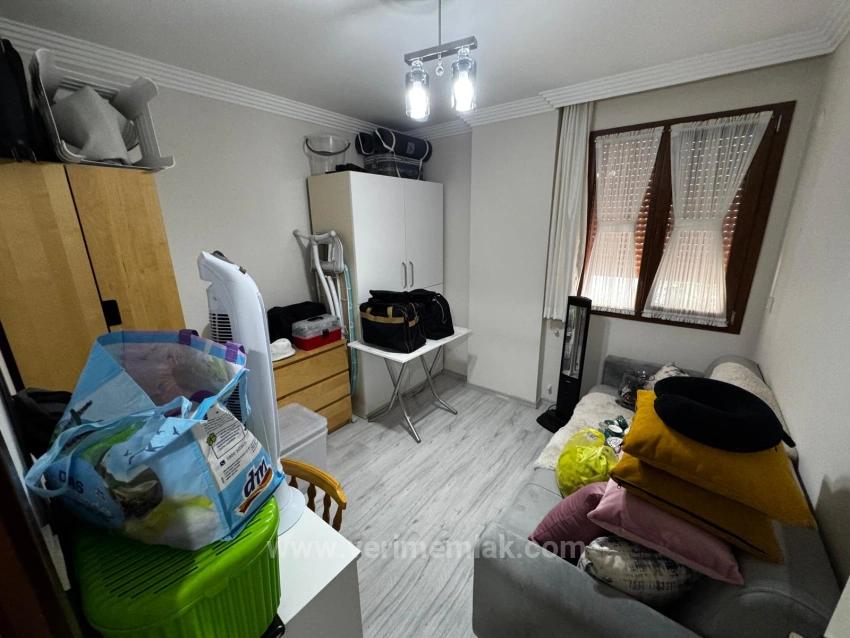 Geräumige 2+1-Wohnung Zum Verkauf In Seferihisar Mersin In Der Nähe Des Meeresgebiets Mit Separater Küche