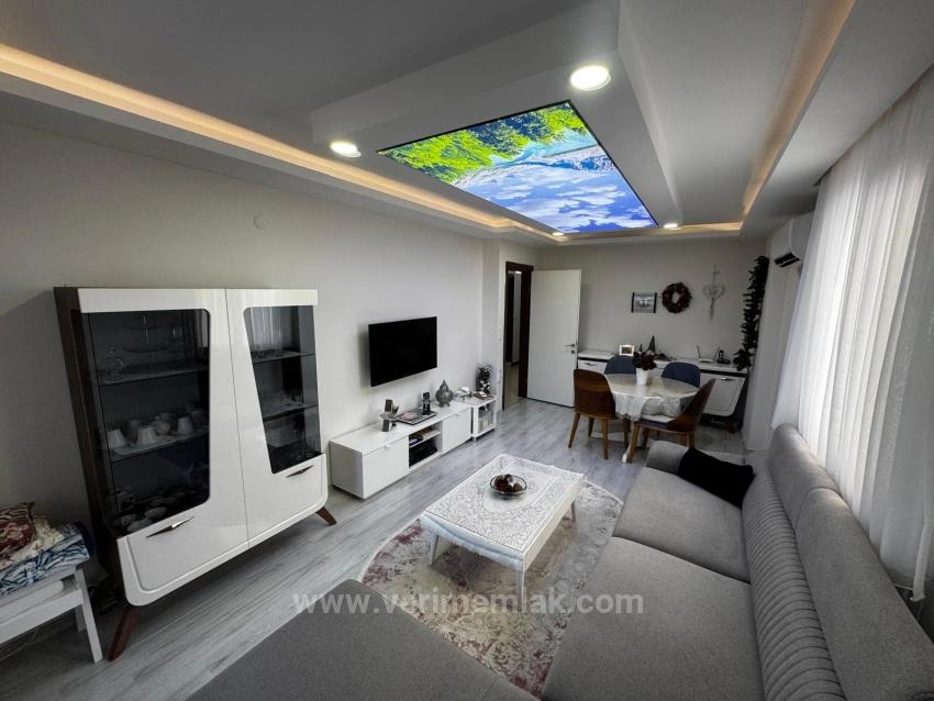 Geräumige 2+1-Wohnung Zum Verkauf In Seferihisar Mersin In Der Nähe Des Meeresgebiets Mit Separater Küche