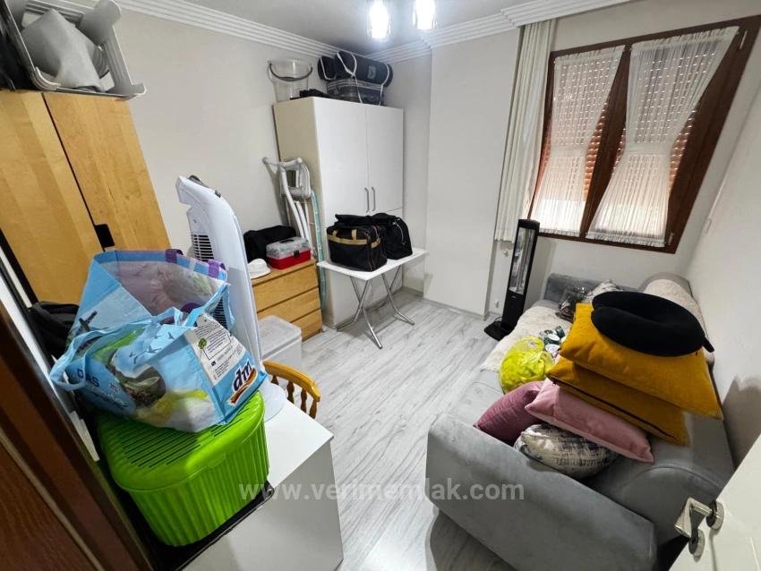 Geräumige 2+1-Wohnung Zum Verkauf In Seferihisar Mersin In Der Nähe Des Meeresgebiets Mit Separater Küche