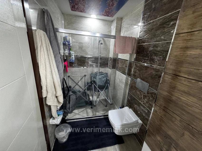 Geräumige 2+1-Wohnung Zum Verkauf In Seferihisar Mersin In Der Nähe Des Meeresgebiets Mit Separater Küche