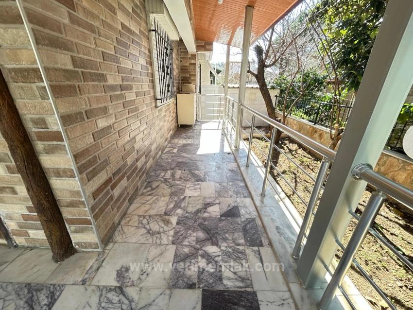 Luxuriöse 4+1-Villa Mit Großem Garten Zum Verkauf Am Strand Von Özdere Çukaltı