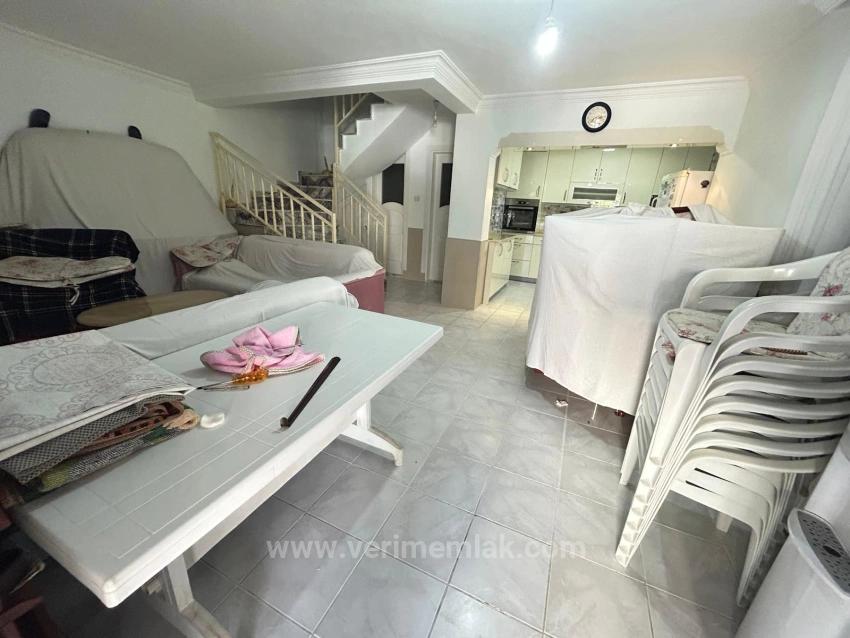 Luxuriöse 4+1-Villa Mit Großem Garten Zum Verkauf Am Strand Von Özdere Çukaltı