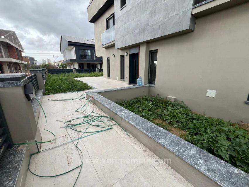 3+1-Zimmer Villa Zu verkaufen in Gümüldür İnönü Bz. Menderes Gümüldür - 180 m²