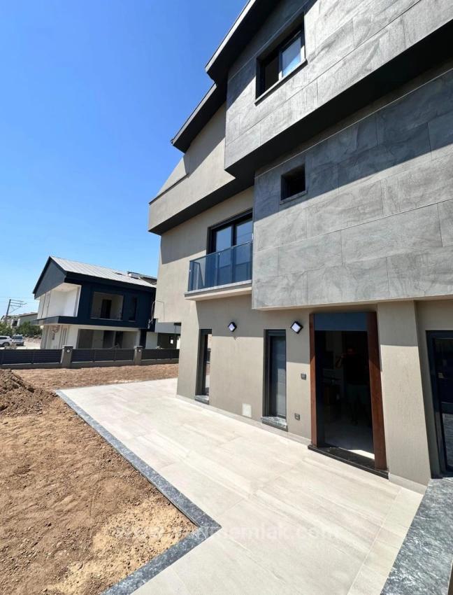 Modern Gestaltete, Freistehende Villa In Gümüldür Zu Verkaufen, Nur Wenige Gehminuten Vom Meer Entfernt.