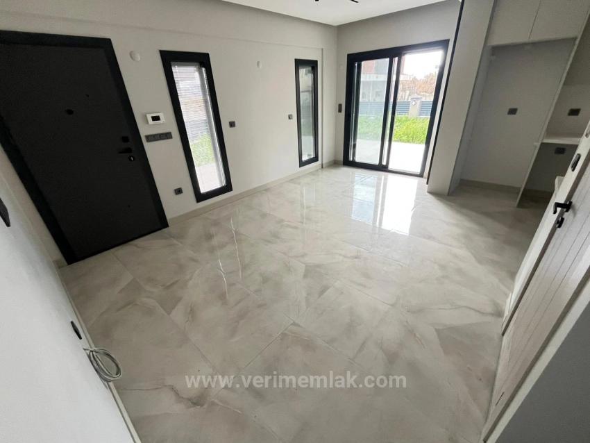 Modern Gestaltete, Freistehende Villa In Gümüldür Zu Verkaufen, Nur Wenige Gehminuten Vom Meer Entfernt.