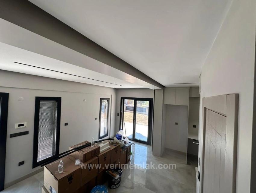 Modern Gestaltete, Freistehende Villa In Gümüldür Zu Verkaufen, Nur Wenige Gehminuten Vom Meer Entfernt.