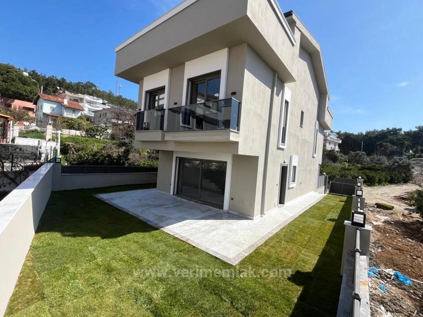 Moderne Architektur, Freistehende Und Luxuriöse 3+1-Zimmer-Villa Mit Großzügigem Garten In Özdere Çukuraltı