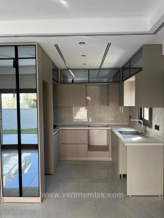 Moderne Architektur, Freistehende Und Luxuriöse 3+1-Zimmer-Villa Mit Großzügigem Garten In Özdere Çukuraltı