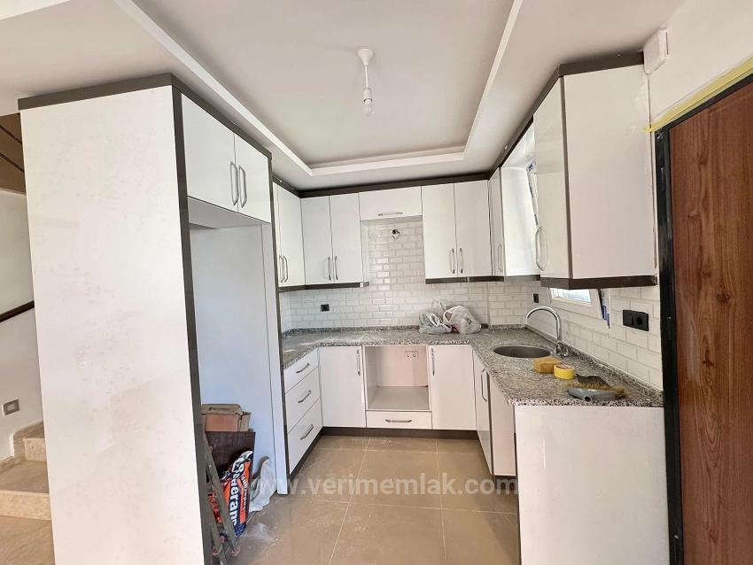 Luxuriöse 2+1-Eckvilla Zum Verkauf In Seferihisars Cumhuriyet Mah., 500 M Vom Meer Entfernt!