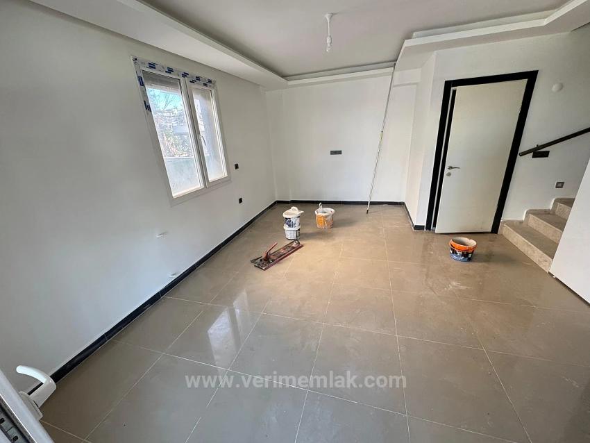 Luxuriöse 2+1-Eckvilla Zum Verkauf In Seferihisars Cumhuriyet Mah., 500 M Vom Meer Entfernt!