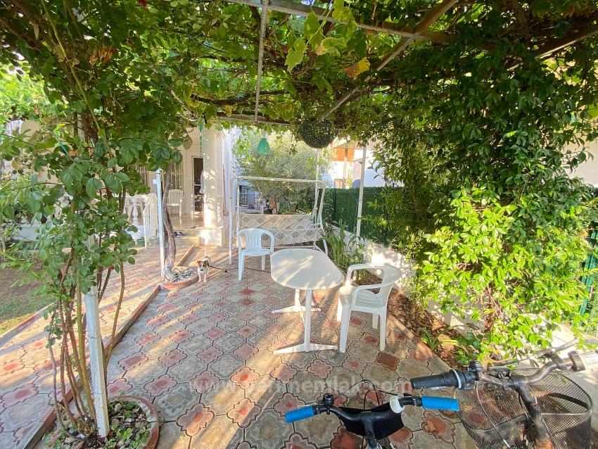 Seferihisar Cumhuriyet Mahallesi, Yıldız Tur Sitesi. 3+1 Wohnung Zum Verkauf, Wo Blau Und Grün Sich Treffen.