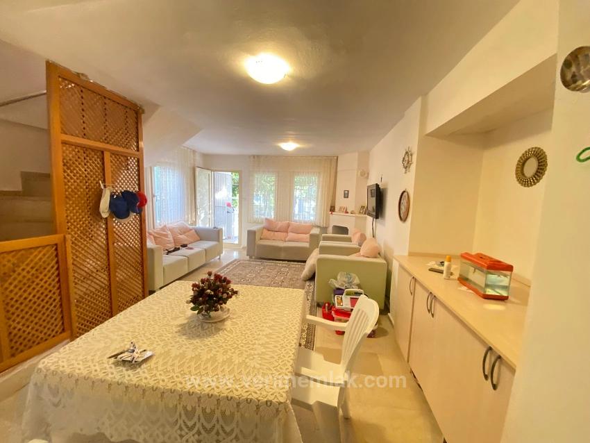 Seferihisar Cumhuriyet Mahallesi, Yıldız Tur Sitesi. 3+1 Wohnung Zum Verkauf, Wo Blau Und Grün Sich Treffen.